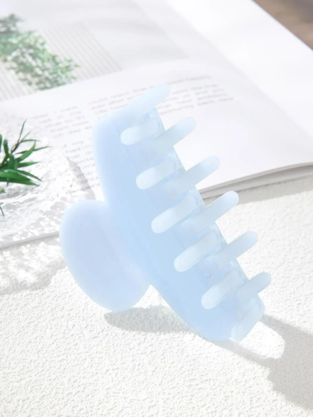 Stylish Medium Acetate Hair Claw Clip for Women, 3 Inch, Trendy Blue Accessory